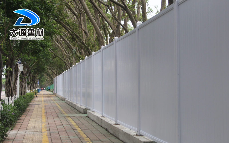 深圳大通建材有限公司，安裝PVC施工圍擋對建筑工地有哪些好處?