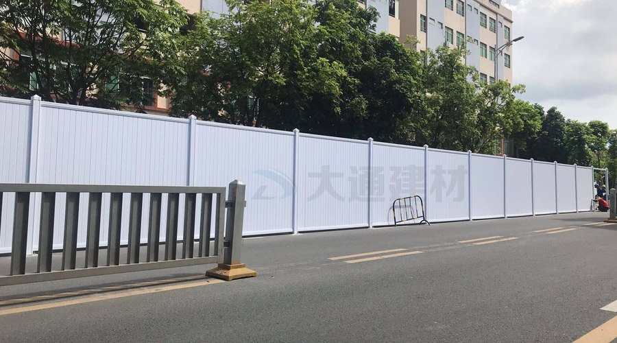 什么是PVC圍擋，pvc圍擋生產(chǎn)廠家哪家好？